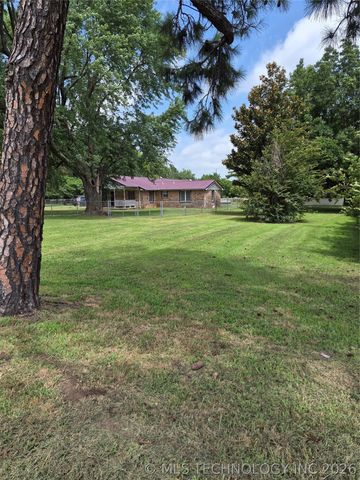 418267 Highway 266, Checotah, OK 74426