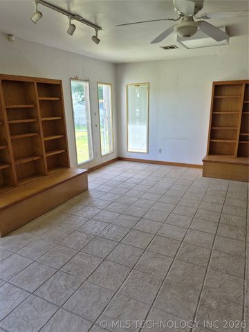 418267 Highway 266, Checotah, OK 74426