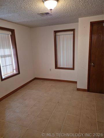 418267 Highway 266, Checotah, OK 74426