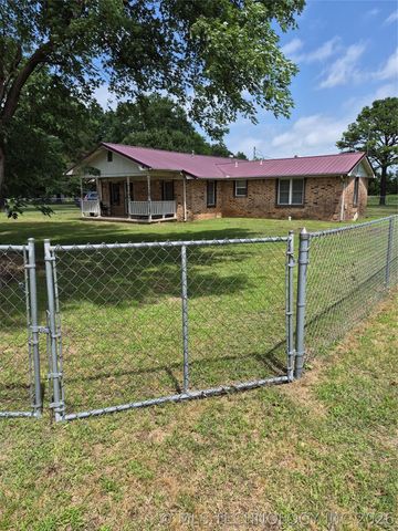 418267 Highway 266, Checotah, OK 74426