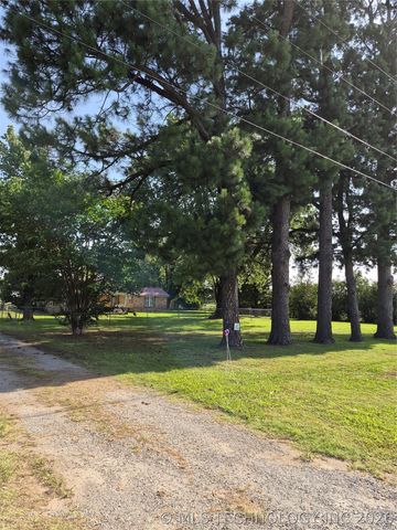 418267 Highway 266, Checotah, OK 74426
