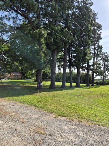 418267 Highway 266, Checotah, OK 74426