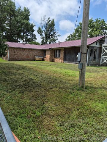 418267 Highway 266, Checotah, OK 74426