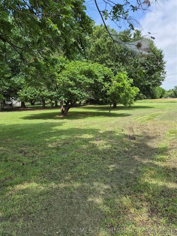 418267 Highway 266, Checotah, OK 74426