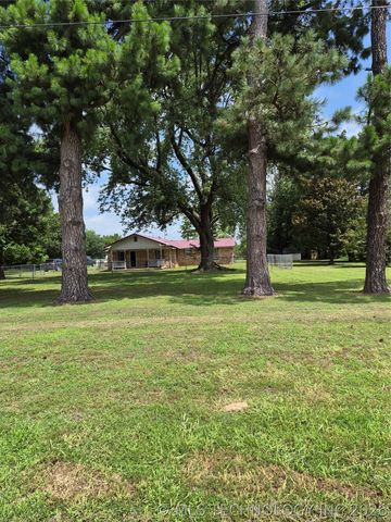 418267 Highway 266, Checotah, OK 74426