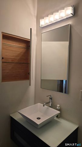 556 Chapel Street APT 3, New Haven, CT 06511