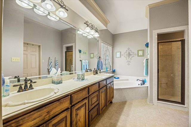 2211 Tanton Sound Court, Granbury, TX 76049