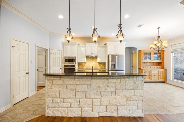 2211 Tanton Sound Court, Granbury, TX 76049