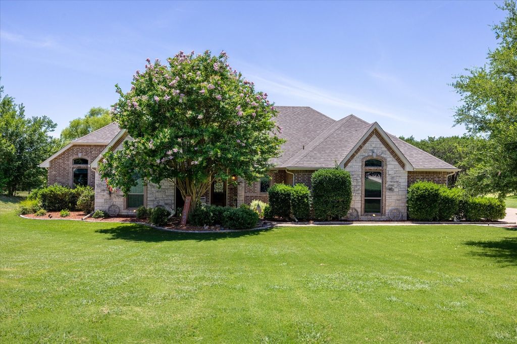 2211 Tanton Sound Court, Granbury, TX 76049