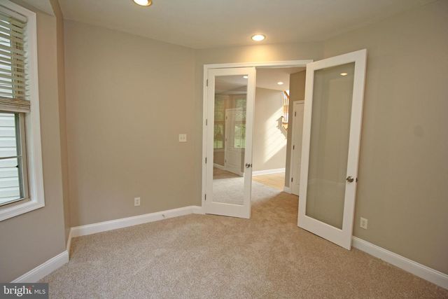 5 CHRYSANTHEMUM CT, Sewell, NJ 08080