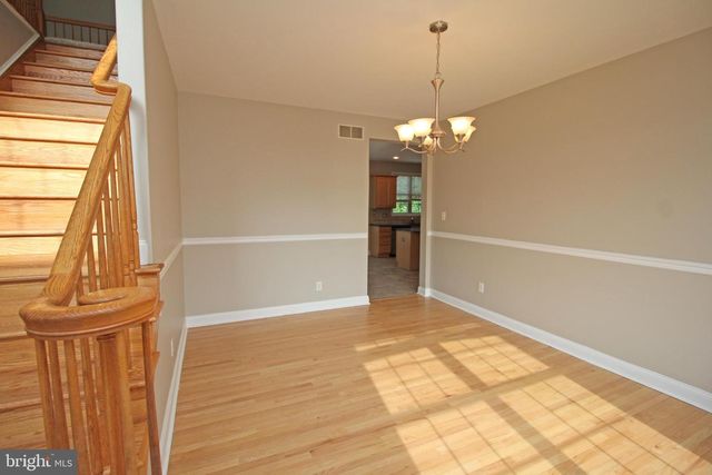 5 CHRYSANTHEMUM CT, Sewell, NJ 08080