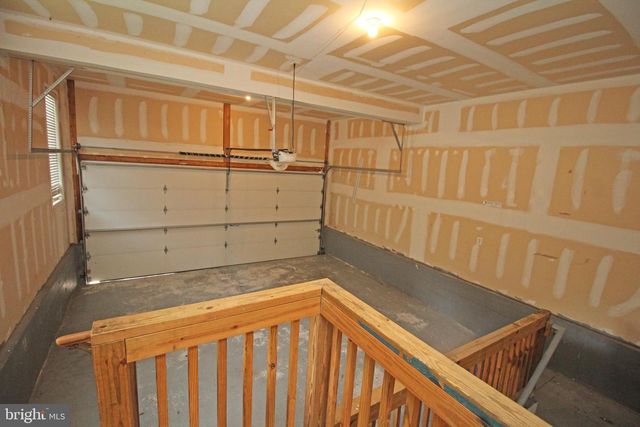 5 CHRYSANTHEMUM CT, Sewell, NJ 08080