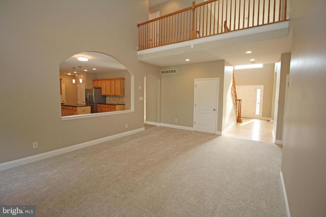 5 CHRYSANTHEMUM CT, Sewell, NJ 08080