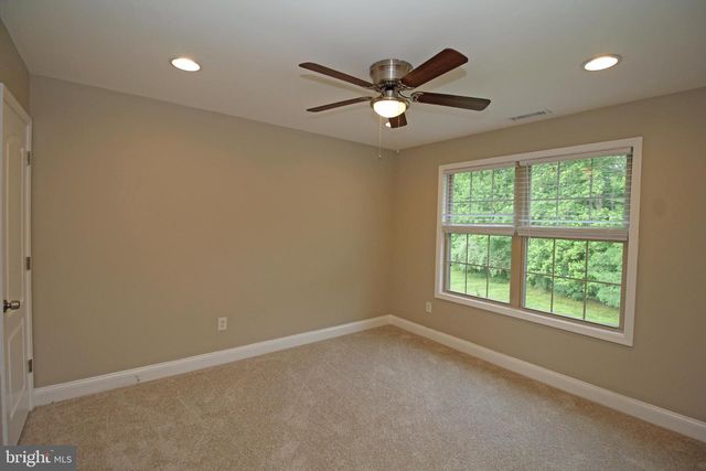 5 CHRYSANTHEMUM CT, Sewell, NJ 08080
