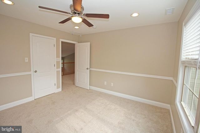 5 CHRYSANTHEMUM CT, Sewell, NJ 08080