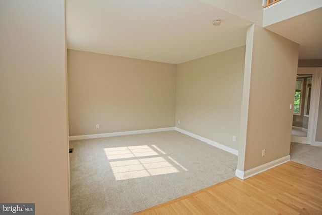 5 CHRYSANTHEMUM CT, Sewell, NJ 08080