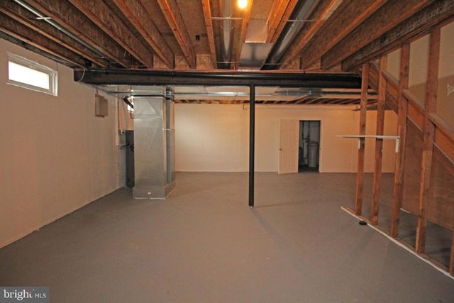5 CHRYSANTHEMUM CT, Sewell, NJ 08080