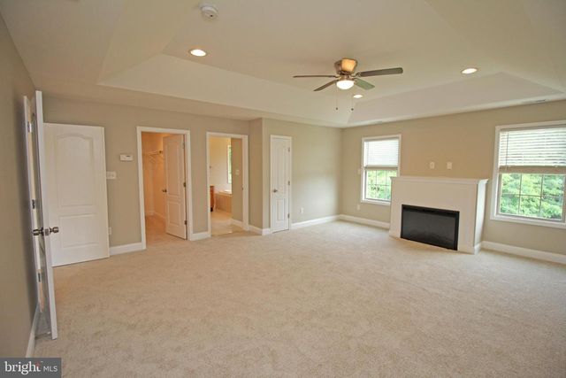 5 CHRYSANTHEMUM CT, Sewell, NJ 08080