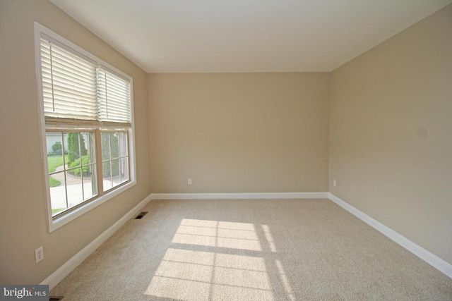 5 CHRYSANTHEMUM CT, Sewell, NJ 08080