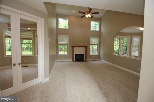 5 CHRYSANTHEMUM CT, Sewell, NJ 08080
