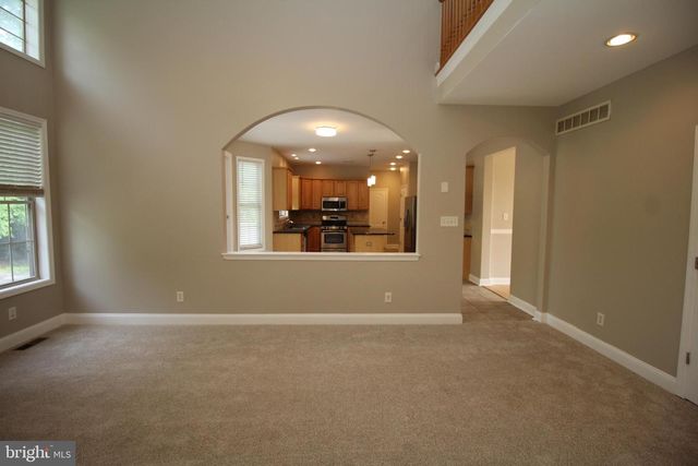 5 CHRYSANTHEMUM CT, Sewell, NJ 08080