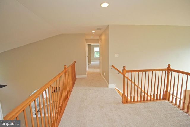 5 CHRYSANTHEMUM CT, Sewell, NJ 08080