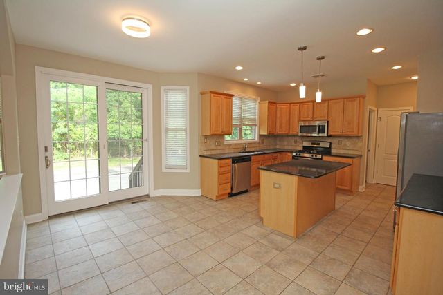 5 CHRYSANTHEMUM CT, Sewell, NJ 08080