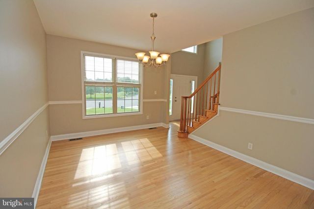 5 CHRYSANTHEMUM CT, Sewell, NJ 08080