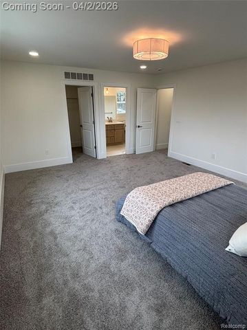 127 E Mahan Avenue, Hazel Park, MI 48030