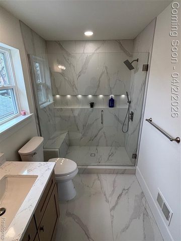 127 E Mahan Avenue, Hazel Park, MI 48030