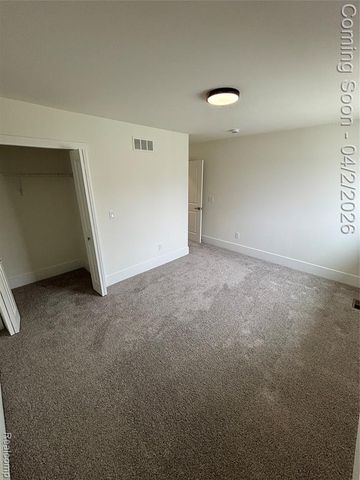 127 E Mahan Avenue, Hazel Park, MI 48030