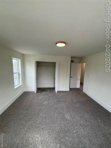 127 E Mahan Avenue, Hazel Park, MI 48030