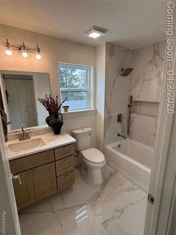 127 E Mahan Avenue, Hazel Park, MI 48030