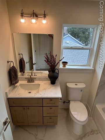 127 E Mahan Avenue, Hazel Park, MI 48030