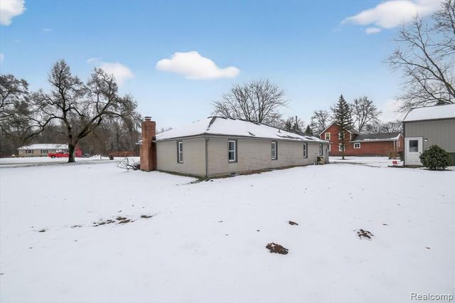 23650 Elwell Road, Belleville, MI 48111