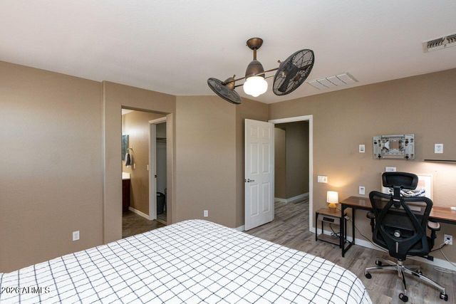 26329 N BABBLING BROOK Drive, Phoenix, AZ 85083