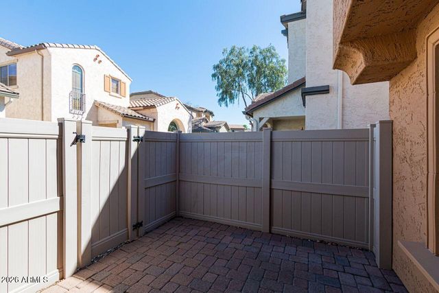 26329 N BABBLING BROOK Drive, Phoenix, AZ 85083