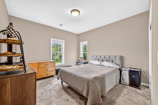 915 N Basswood Avenue, Duluth, MN 55811
