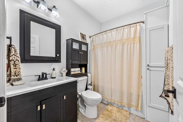 915 N Basswood Avenue, Duluth, MN 55811