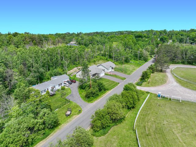 915 N Basswood Avenue, Duluth, MN 55811