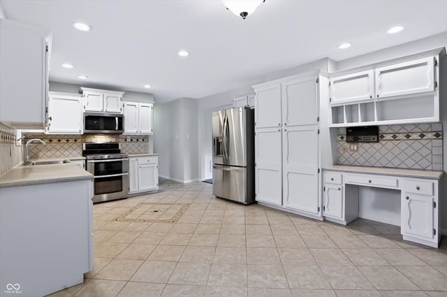 110 Westbourne Drive, Brownsburg, IN 46112