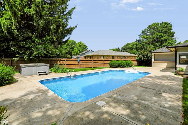 110 Westbourne Drive, Brownsburg, IN 46112