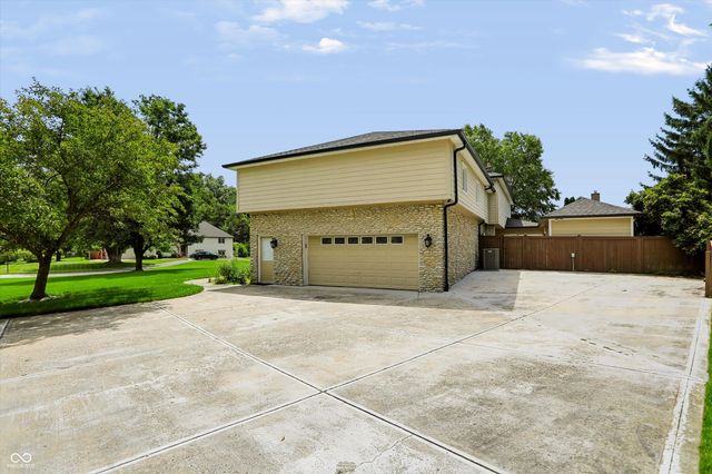 110 Westbourne Drive, Brownsburg, IN 46112