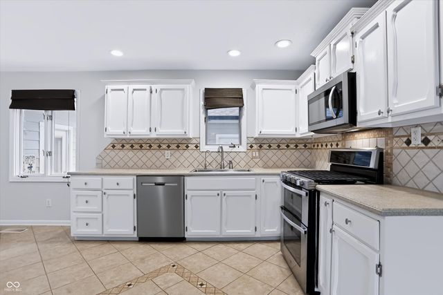 110 Westbourne Drive, Brownsburg, IN 46112