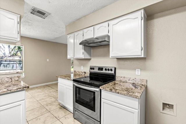 408 Bayridge Drive, League City, TX 77573