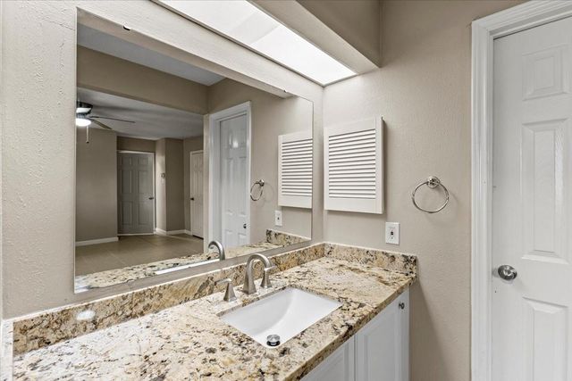 408 Bayridge Drive, League City, TX 77573