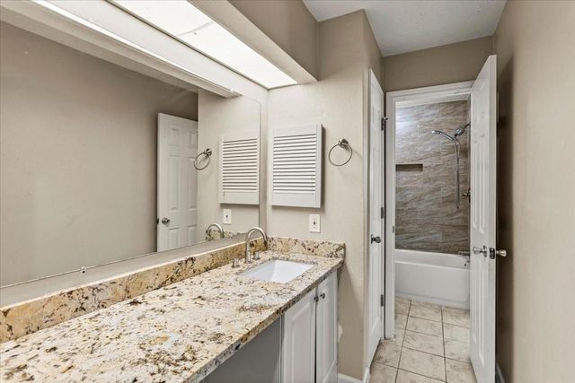 408 Bayridge Drive, League City, TX 77573