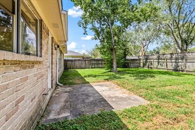 408 Bayridge Drive, League City, TX 77573