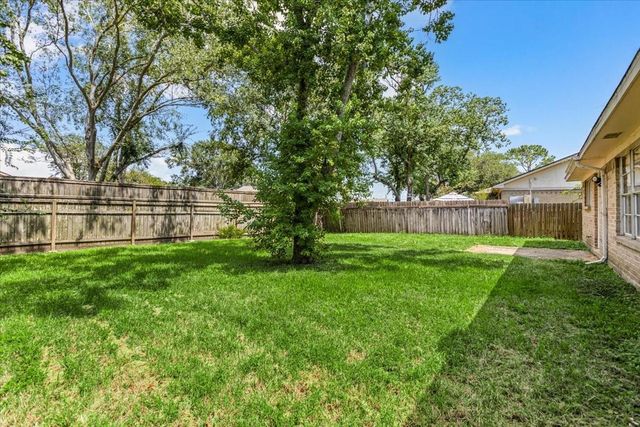 408 Bayridge Drive, League City, TX 77573