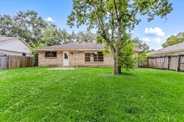 408 Bayridge Drive, League City, TX 77573